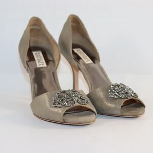 Badgley Mischka Peep Toe D’Orsay Heels with Crystal Brooch – Size 9M